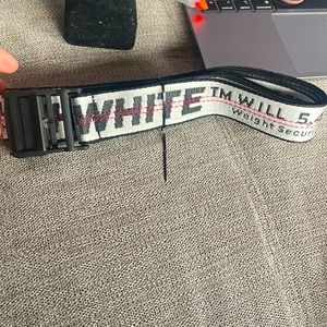 Off white belt “White”
